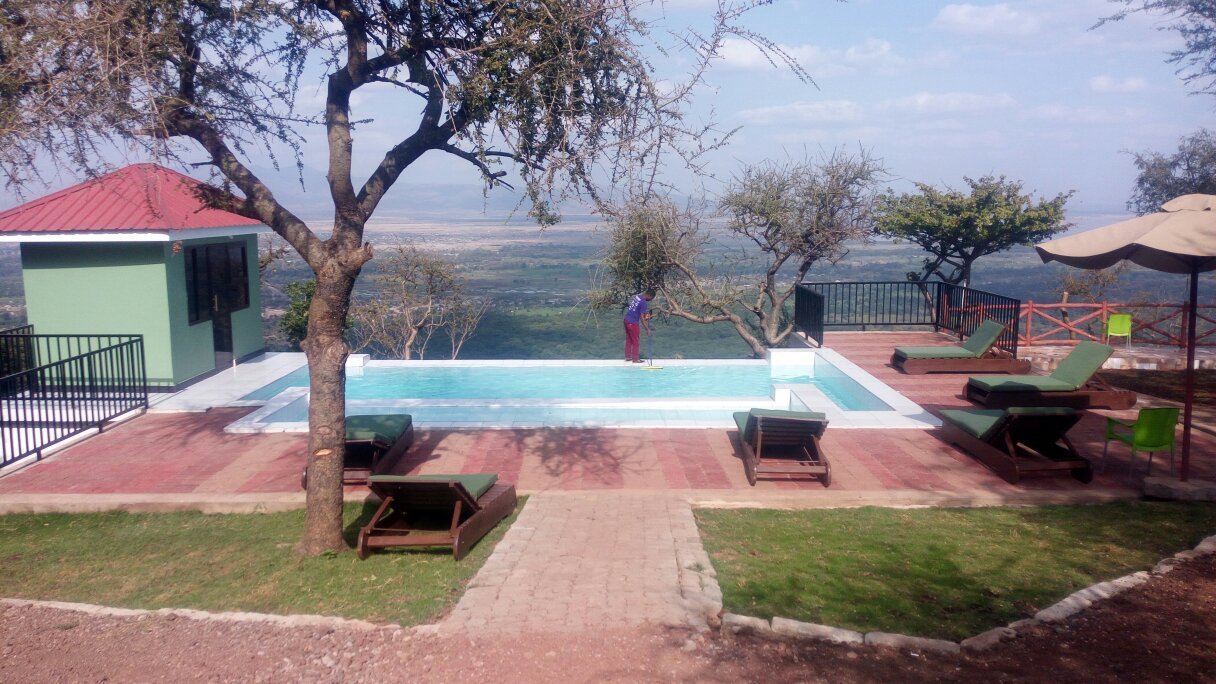 LAKE MANYARA VIEW LUXURY CAMP Inn Reviews Tanzania Karatu   Swimming Pool With Panoramic 