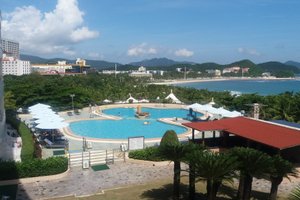 Pool & Beach