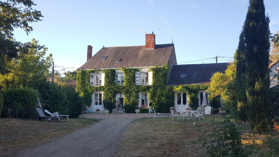 LE CLOS DES TILLEULS (AU$120): 2022 Prices & Reviews (Francueil, France ...