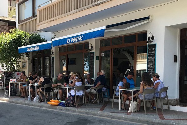 Restaurant The Pirate Cala d'Or  The best family restaurant you'll find in  the center of Cala d'Or. For the best tapas, pizza, pasta and meat.