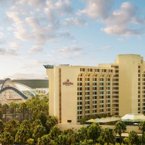 Disney's Paradise Pier Hotel - Disney California Adventure - Disneyland