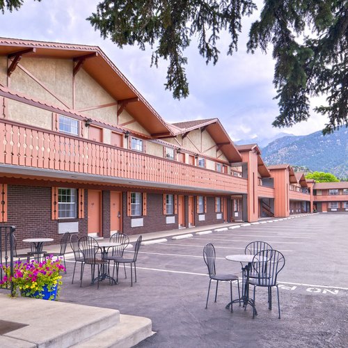 Villa Motel at Manitou Springs image