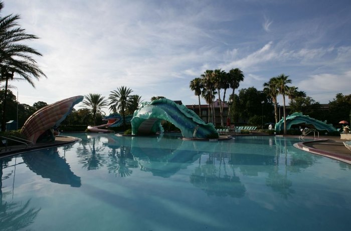 Disney's Port Orleans Resort French Quarter Pool: Pictures & Reviews ...