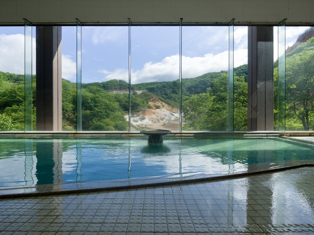 The most unsecured outdoor onsen - Review of Noboribetsu Manseikaku,  Noboribetsu, Japan - Tripadvisor