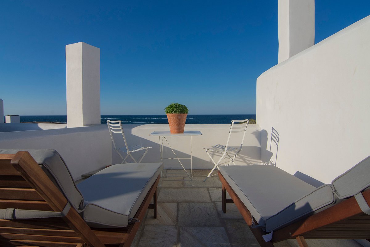 Almyra Guesthouses, hotel em Skyros