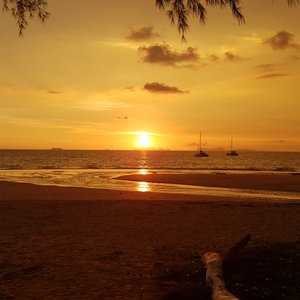 Lanta Castaway Beach Resort, hotel in Ko Lanta