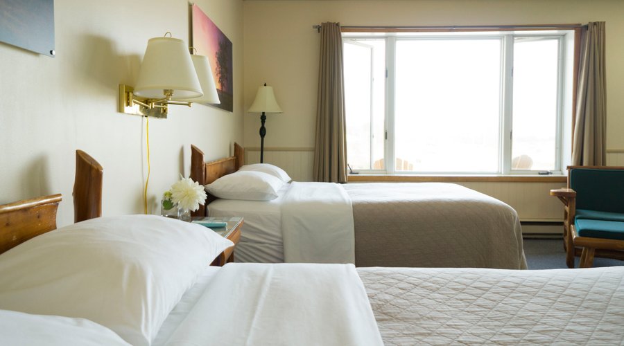 Standard room with two double-size beds.