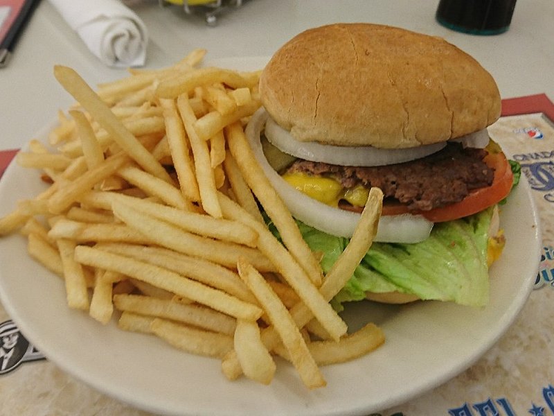 Try the seasoning salt on your burgers - Picture of Steak 'n Shake, Reno -  Tripadvisor