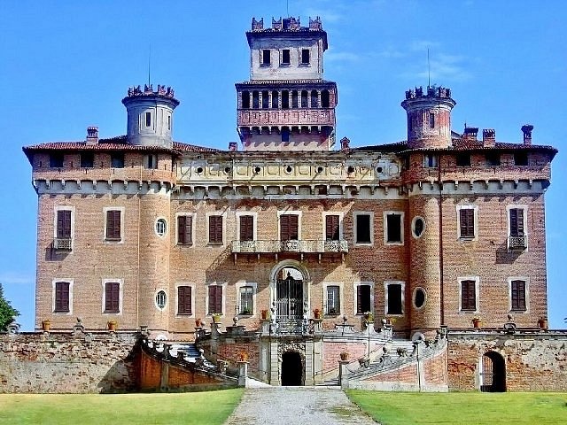 Castello di Chignolo Po image