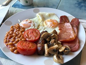 This is the home-booked English breakfast that Angie cook for us, very delicious and fulfilling.