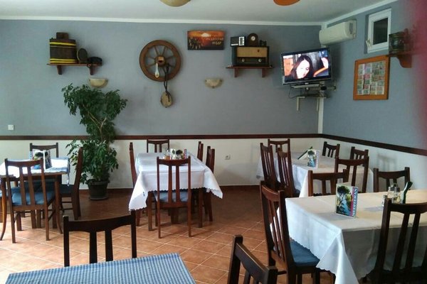 restaurant and bar - Picture of Hotel Stara Skola, Sloup - Tripadvisor