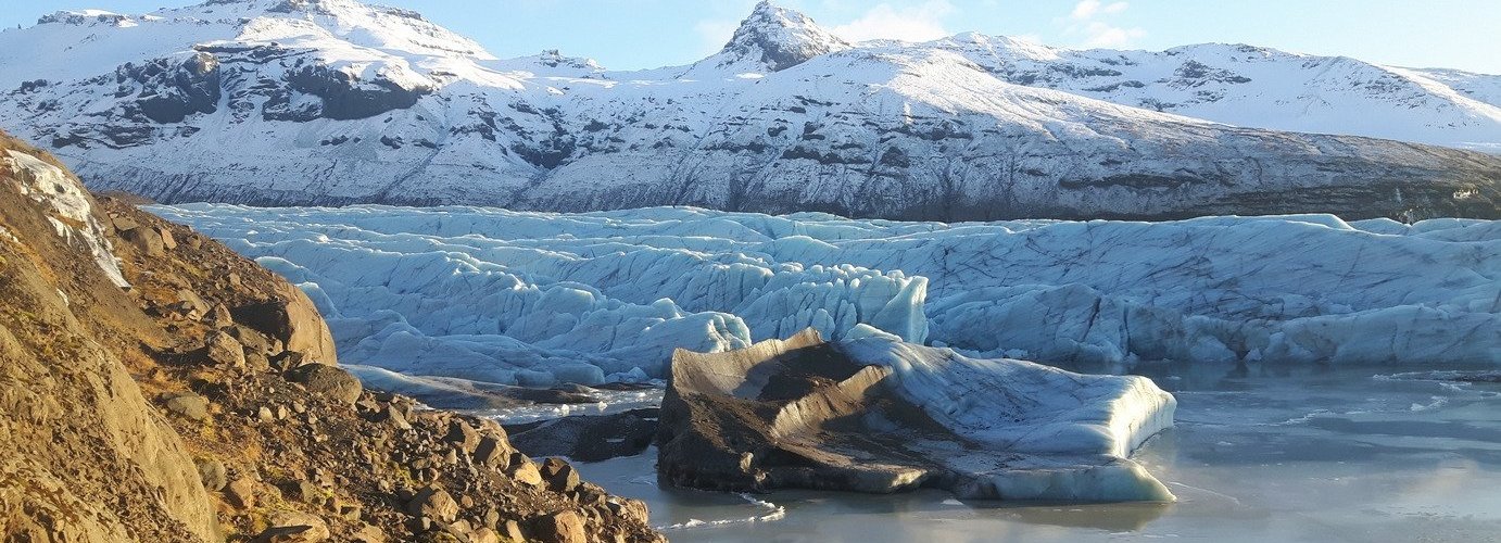 Svínafellsjökull Glacier and (frozen) lake