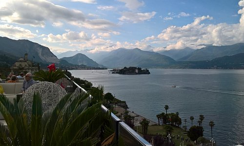 Vista dalla terrazza sul Lago Maggiore
