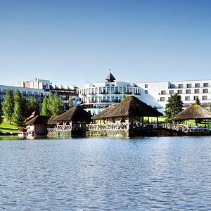 Vilnius Grand Resort overlooking the lake
