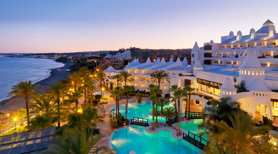Exterior de noche
