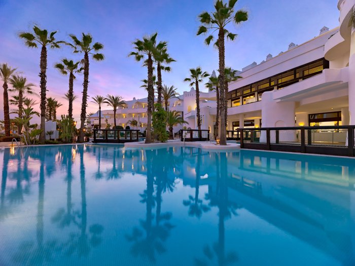 H10 Estepona Palace Pool: Pictures & Reviews - Tripadvisor