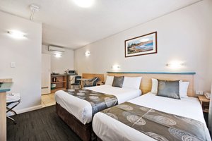 Room & Suite