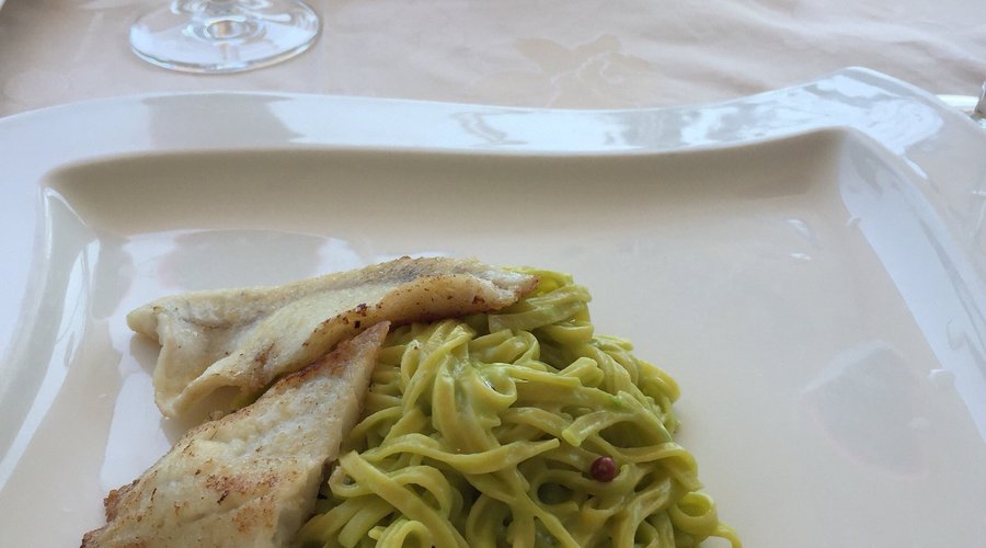 Restaurant direkt am See! Ruhig gelegen mit top Service und seit Jahren hervorragende Küche! Seh