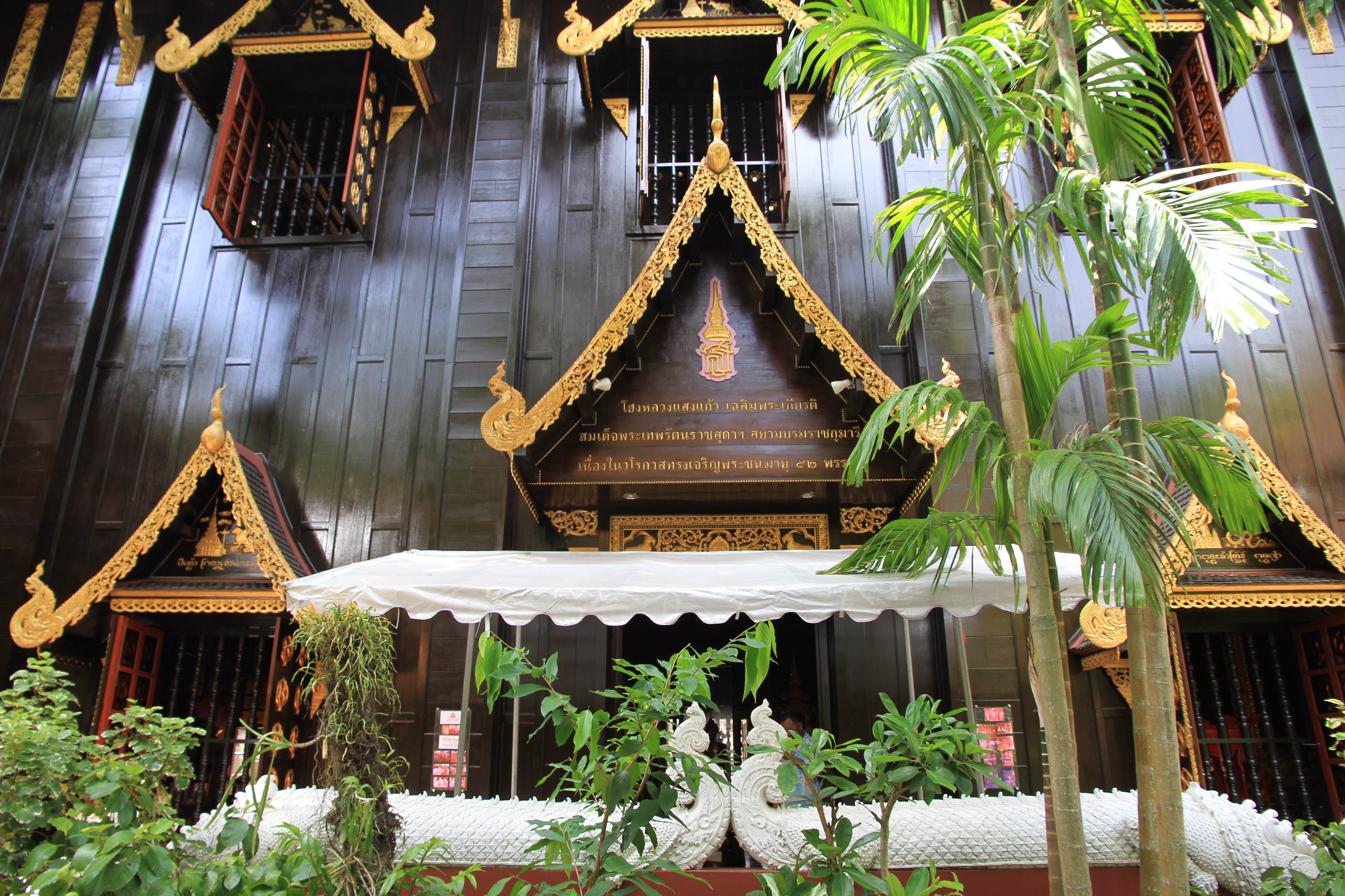 Kuil Wat Phra Kaeo (Chiang Rai, Thailand) - Review - Tripadvisor