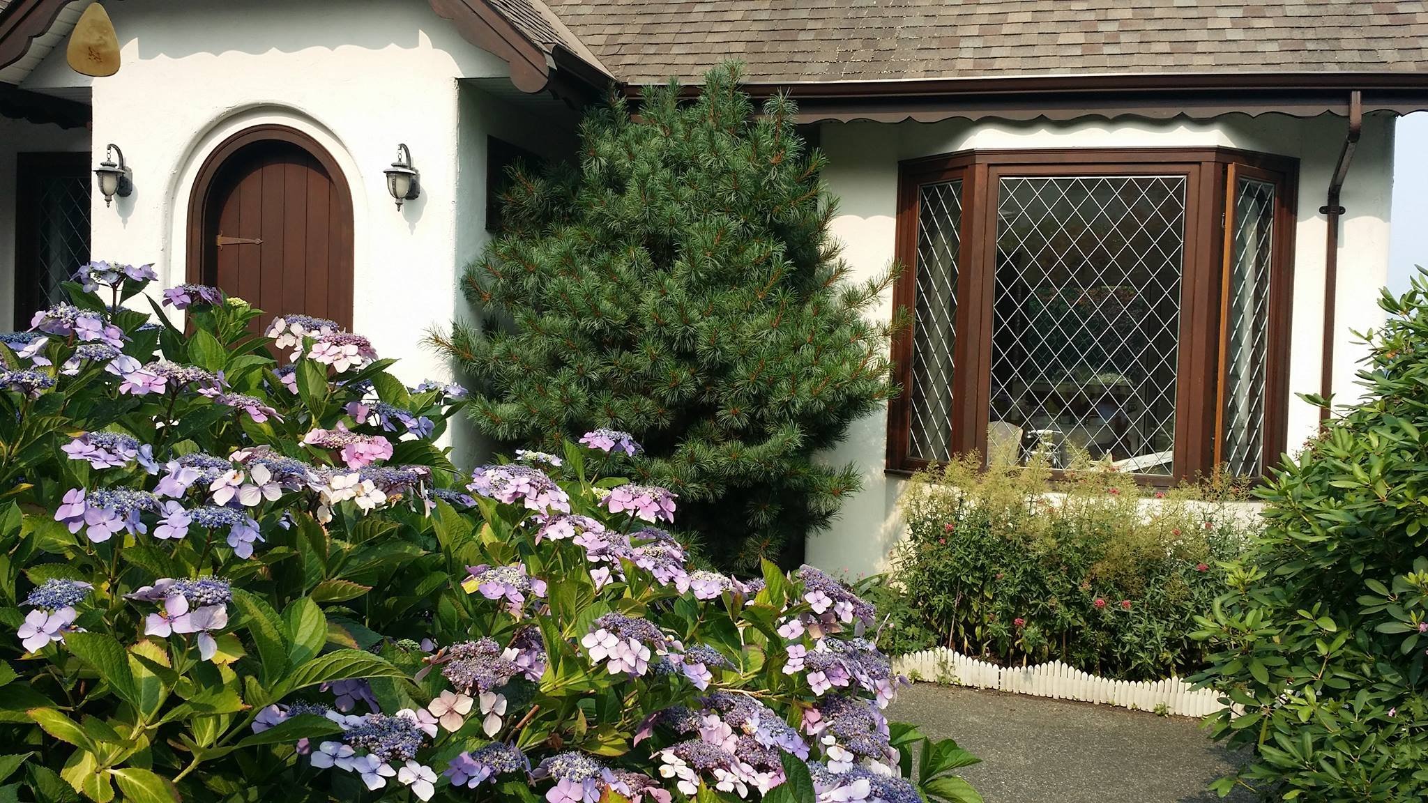 Randle House by The Sea image