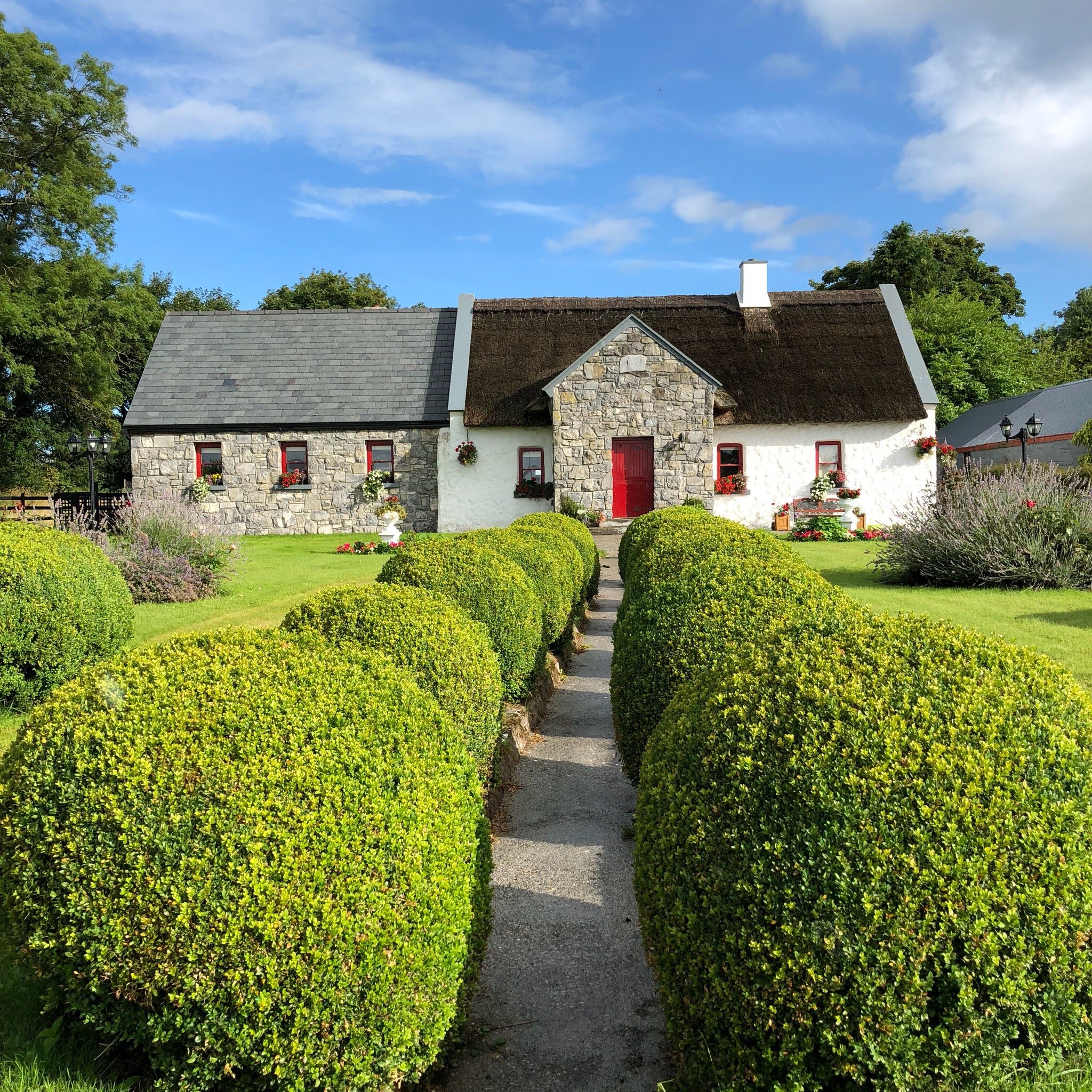 THE THATCHED COTTAGE B&B - Prices & Reviews - Claregalway, County ...