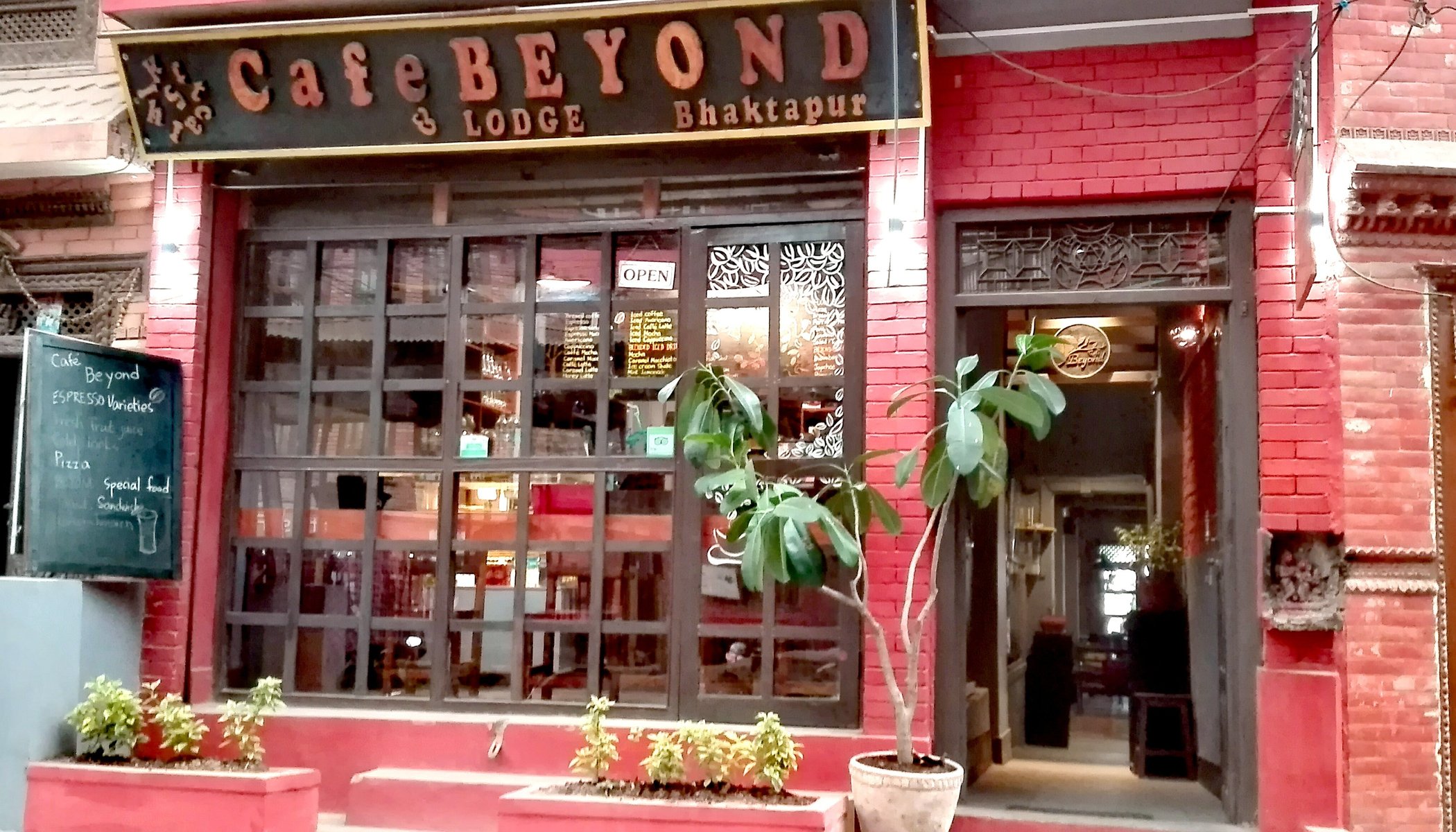 De´ Cafe Beyond Guest House image