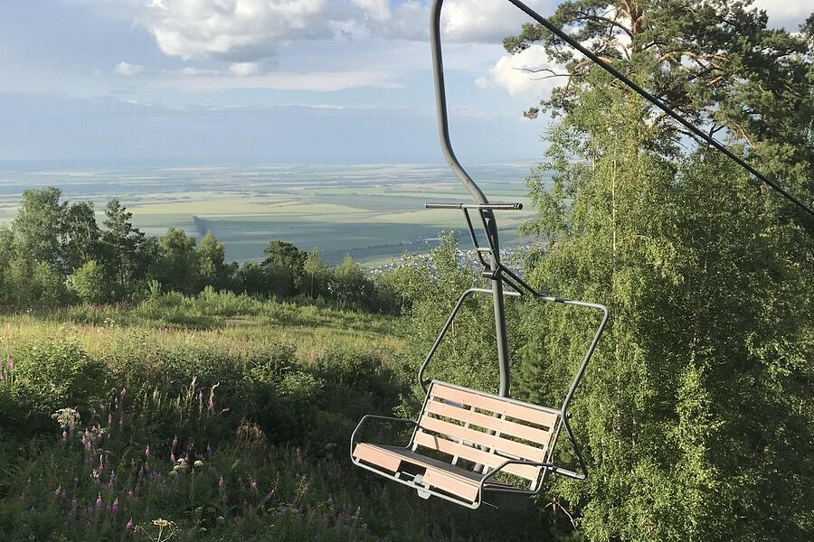 Chairlift to Mountain Tserkovka image