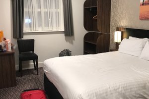Room & Suite