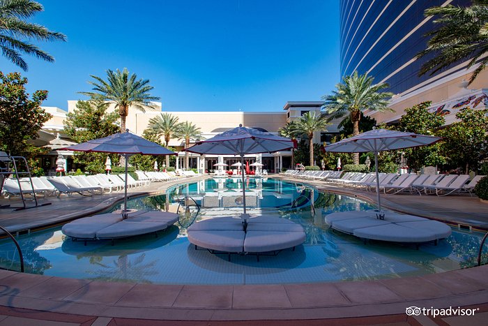 Pool at Wynn - Picture of Encore At Wynn Las Vegas, Las Vegas - TripAdvisor