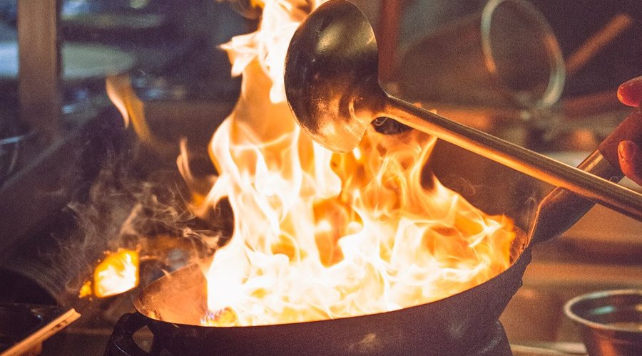 Die letzte Wochen mögen heiß gewesen sein, doch wir spielen sogar mit dem Feuer, um unsere Kunde