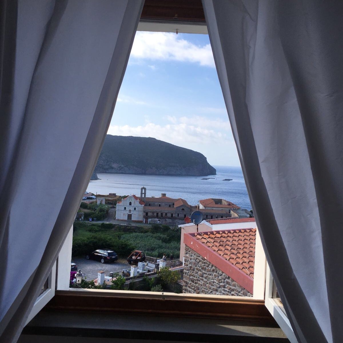 isola di capraia hotel il saracino
