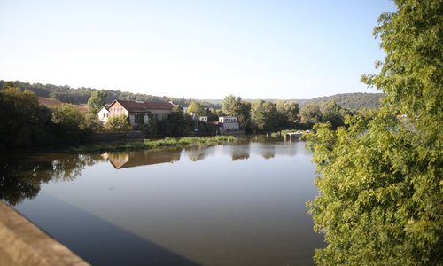 Le pont de la Moselle avant d'arriver à Millery 