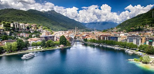 Omegna vista dal lago