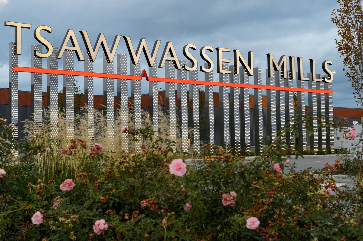 tsawwassen mills nike outlet
