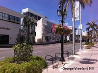 Louis Vuitton on Rodeo Drive in Beverly Hills. Photo by, George Vreeland  Hill - Picture of Louis Vuitton, Beverly Hills - Tripadvisor