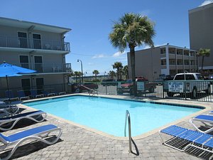 Admiral Motor Inn in Myrtle Beach, image may contain: Hotel, Pool, Water, Pickup Truck