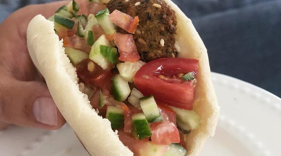 Classic pita and falafel