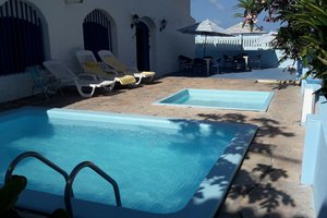 Pool & Beach