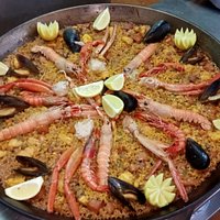 Paella de pescado y marisco