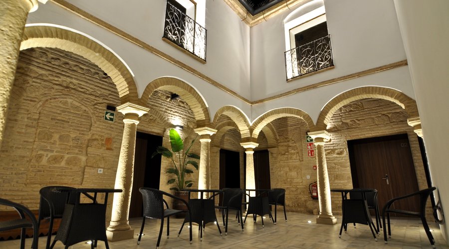 Patio aporticado principal