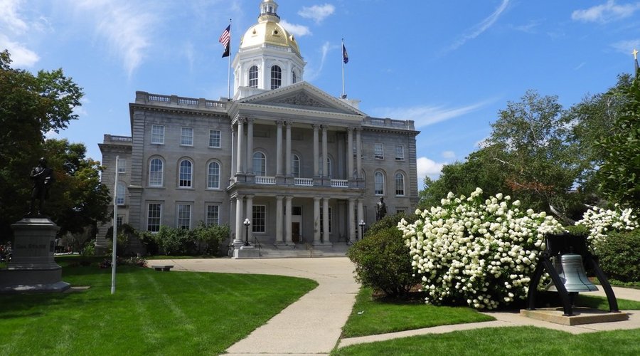 Gorgeous state house and surrounding grounds!