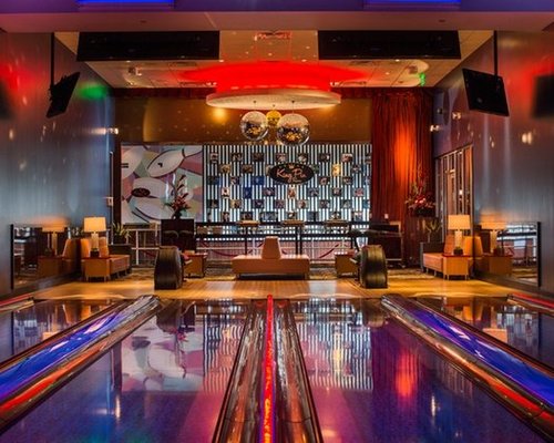 Splitsville Luxury Lanes - Fun 4 Orlando Kids