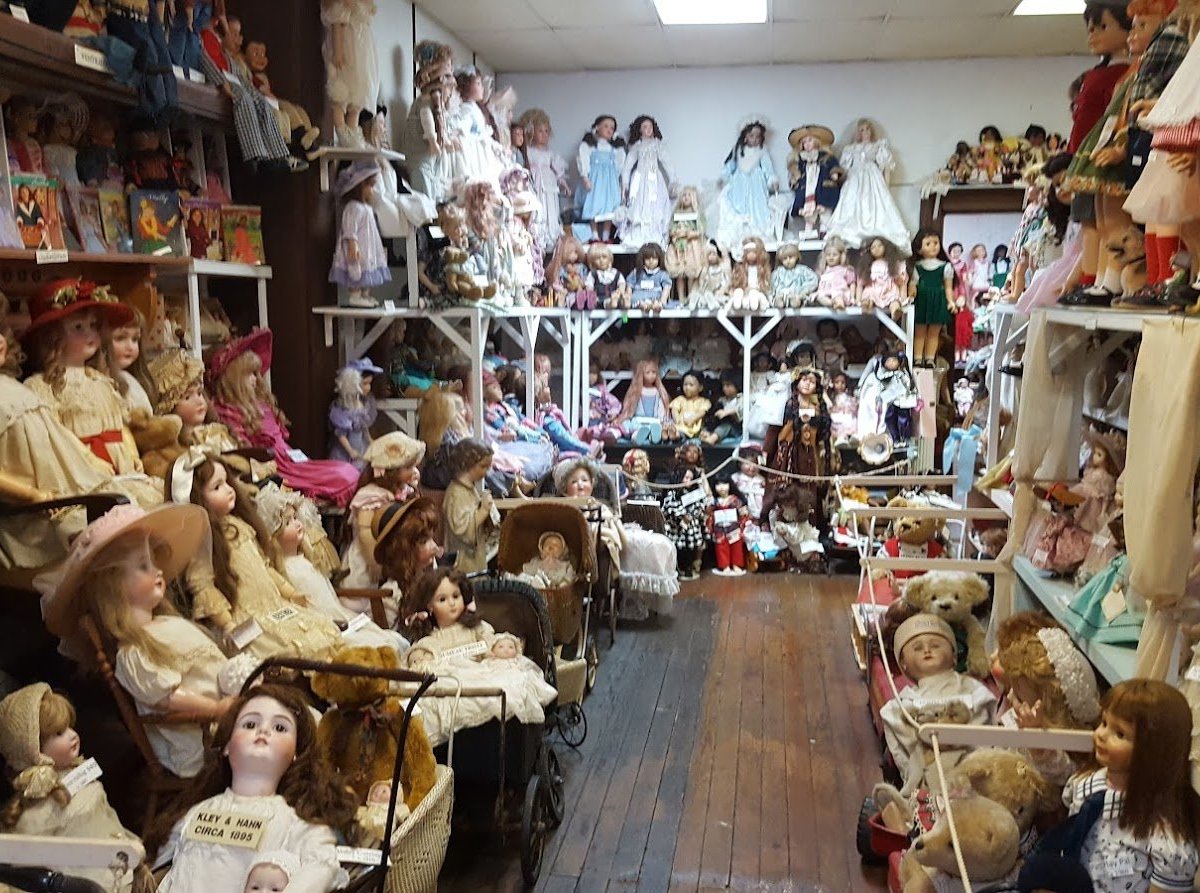 antique doll museums