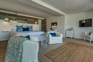 Room & Suite