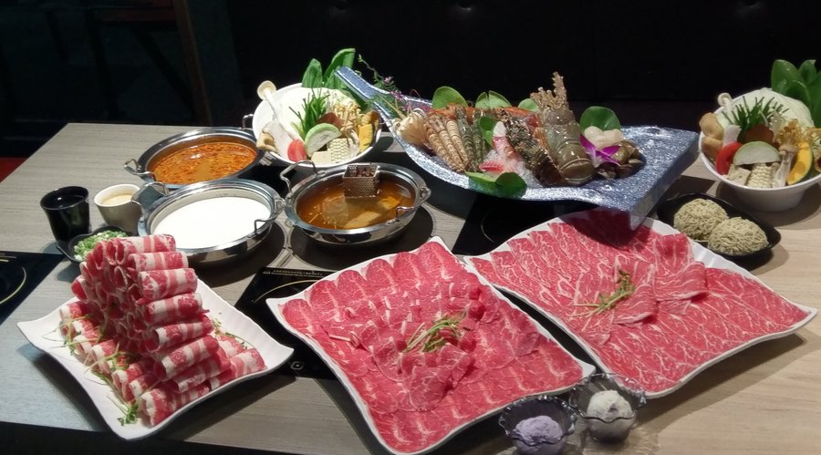 龍宮宴: 海龍船與100oz的肉塔