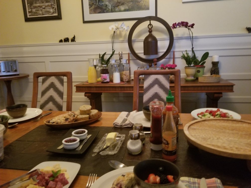 ELMWOOD VILLAGE INN - B&B Reviews (Buffalo, NY)