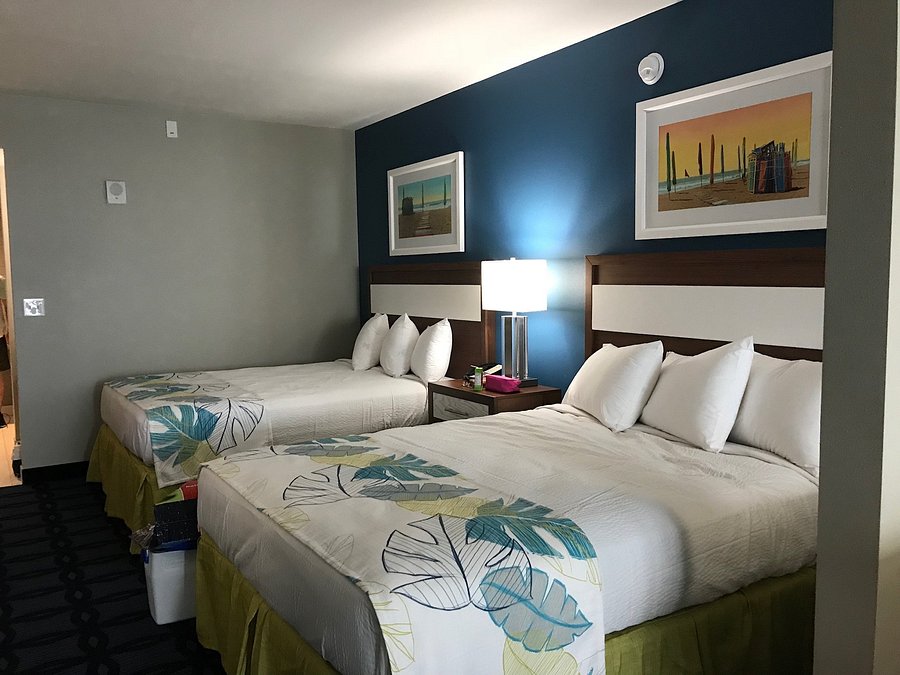 Book City Center Inn Newport News Hampton In Newport News Hotels Com New Hampton Hotel Interior Home Comforts