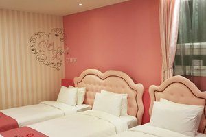 Room & Suite