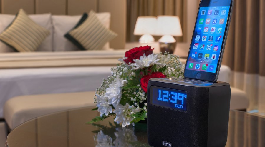 IPOD IN THE ROOM