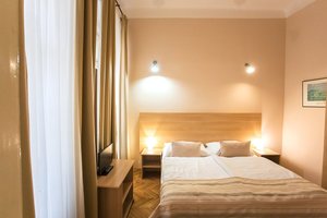 Room & Suite